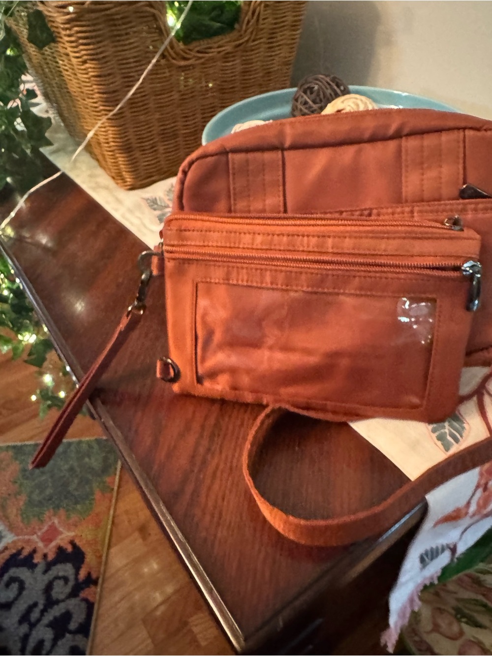 Cute and functional Lug Peekaboo crossbody with matching wristlet - Picture 2 of 7